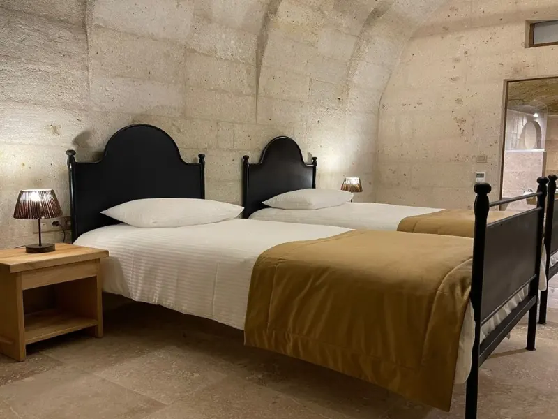 Evanthia Cave Suites 12