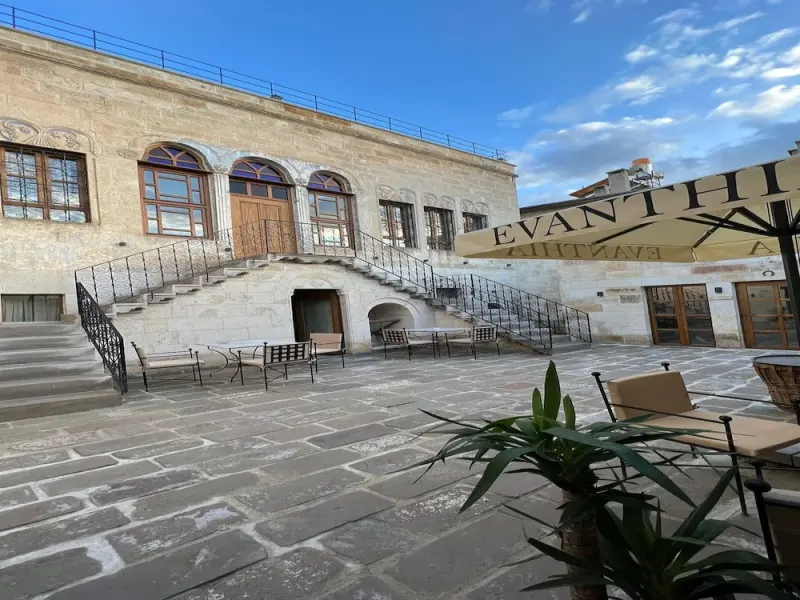 Evanthia Cave Suites 2