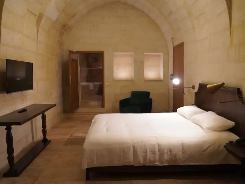 Evanthia Cave Suites 23