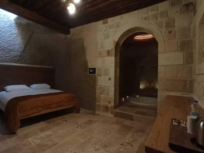 Evanthia Cave Suites 25