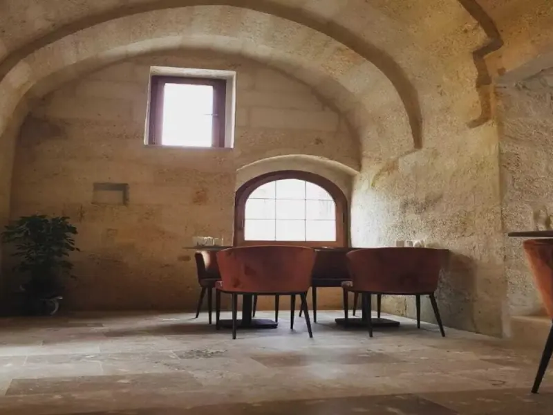 Evanthia Cave Suites 29