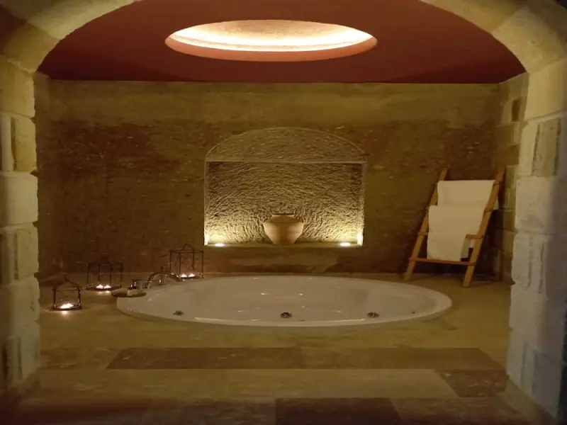 Evanthia Cave Suites 30
