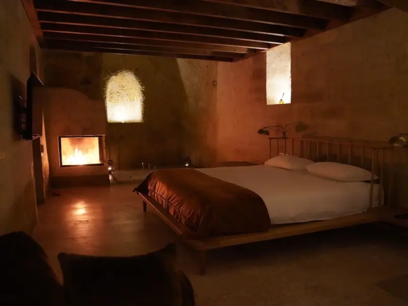 Evanthia Cave Suites 32