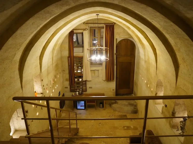 Evanthia Cave Suites 5