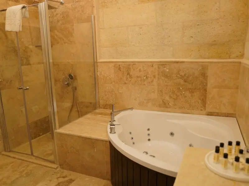 Evanthia Cave Suites 6
