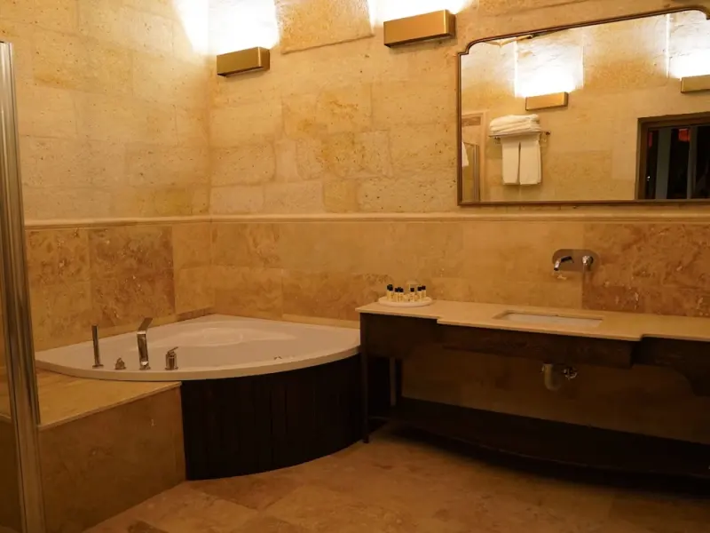 Evanthia Cave Suites 9