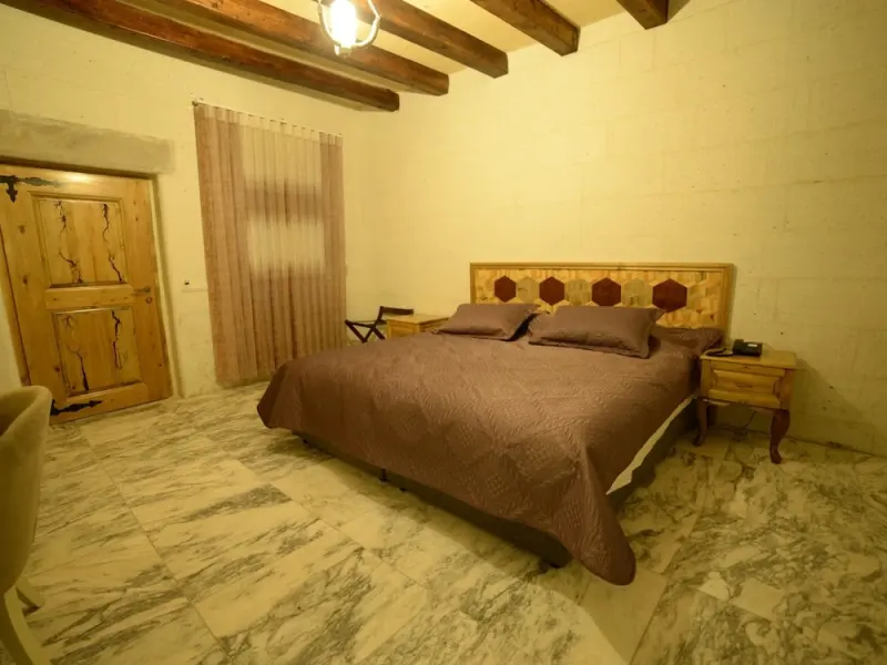 Crassus Cave Hotel 11