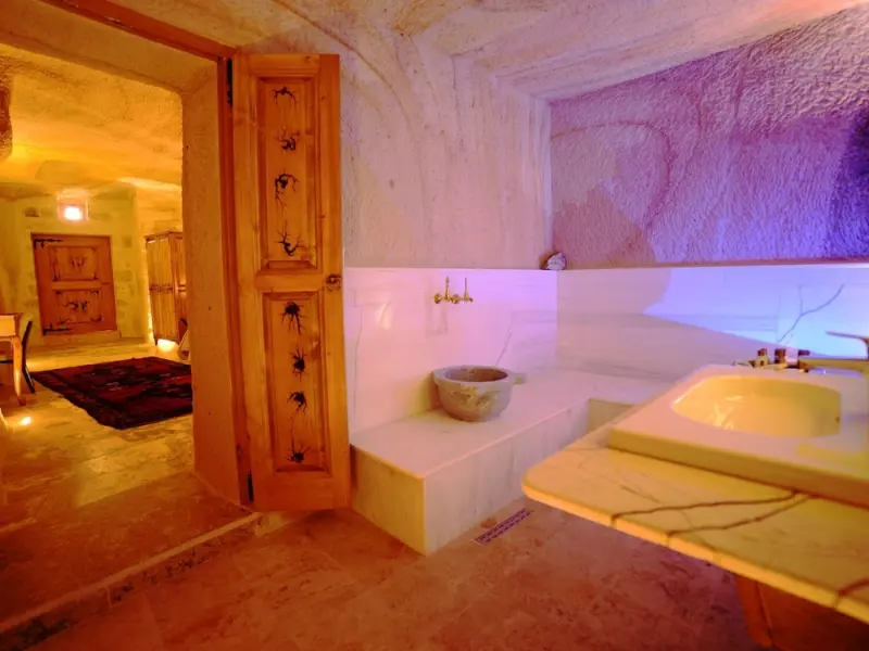 Crassus Cave Hotel 12