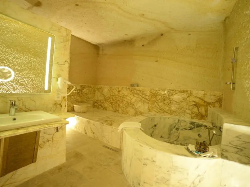 Crassus Cave Hotel 14