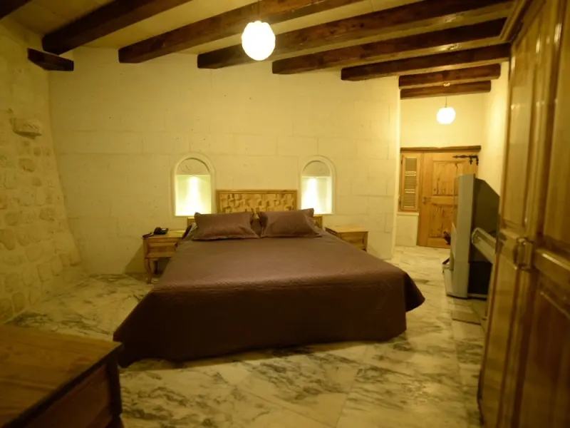 Crassus Cave Hotel 29
