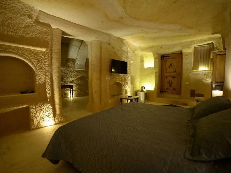 Crassus Cave Hotel 8