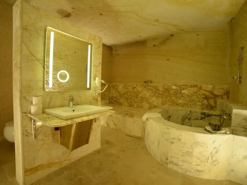 Crassus Cave Hotel 9