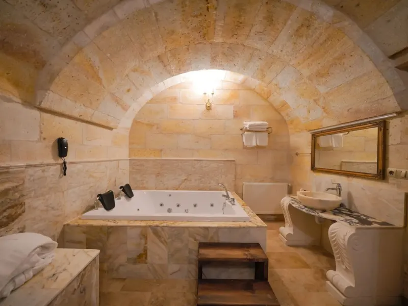 Serenus Cave Suites 13