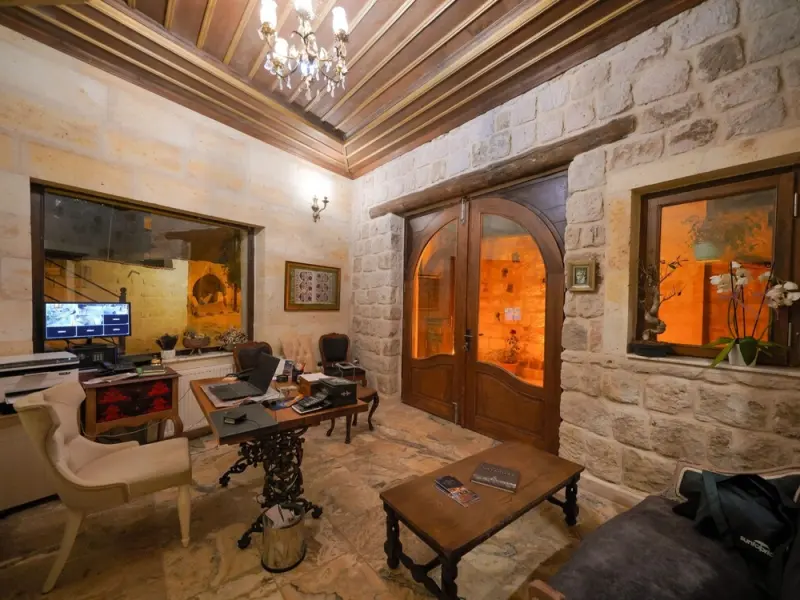 Serenus Cave Suites 16