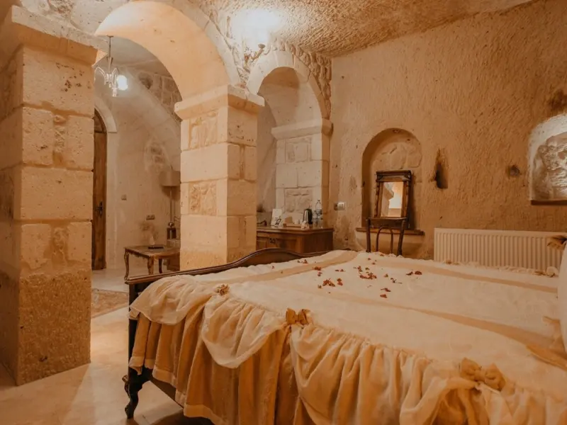 Serenus Cave Suites 19