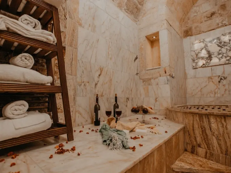 Serenus Cave Suites 30