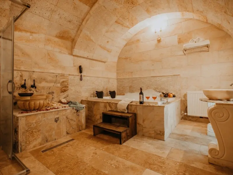 Serenus Cave Suites 42