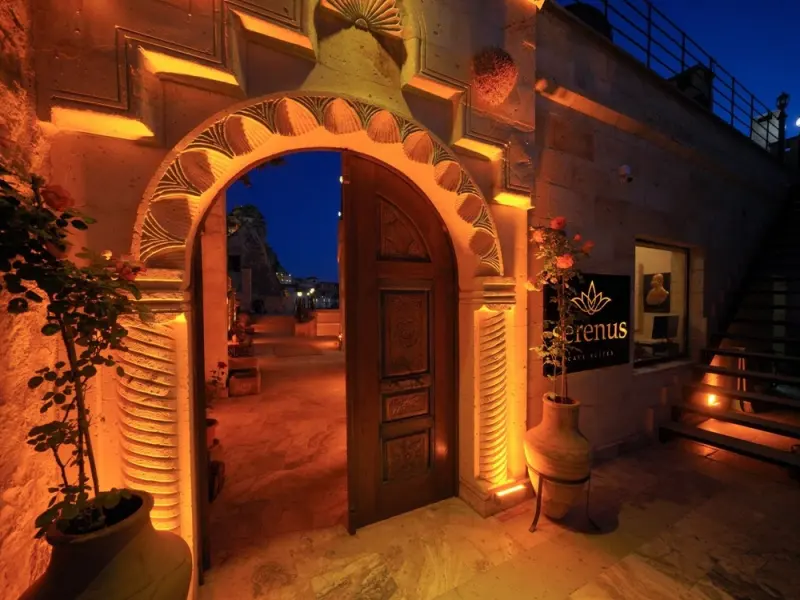 Serenus Cave Suites 9