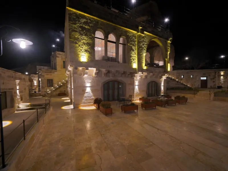 Secret Hill Cave Suites 12