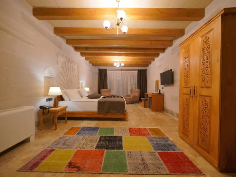 Secret Hill Cave Suites 13