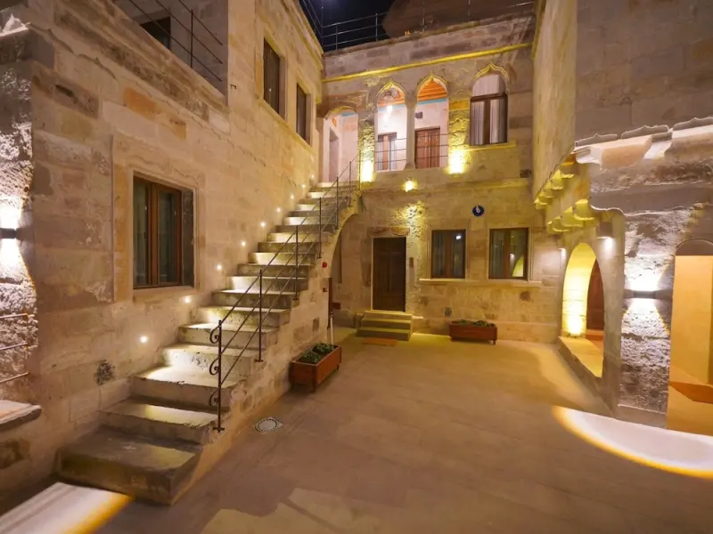 Secret Hill Cave Suites 14