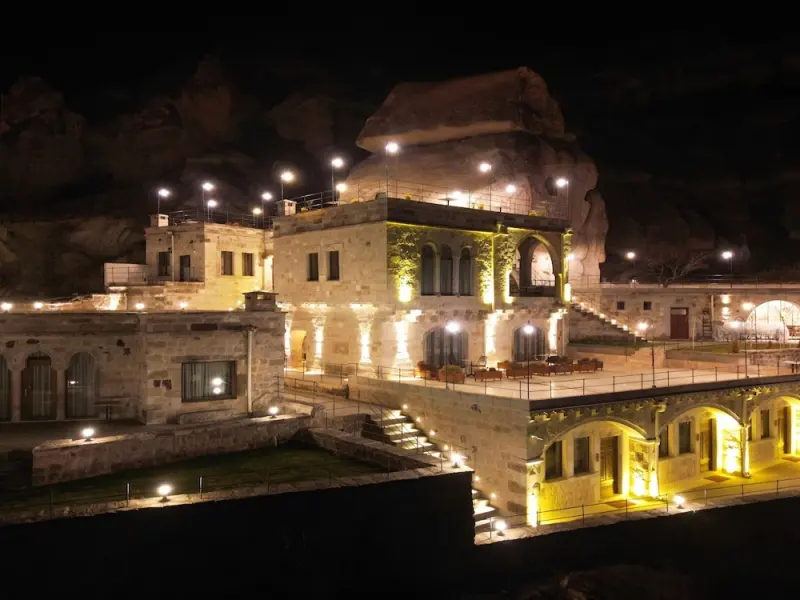 Secret Hill Cave Suites 19