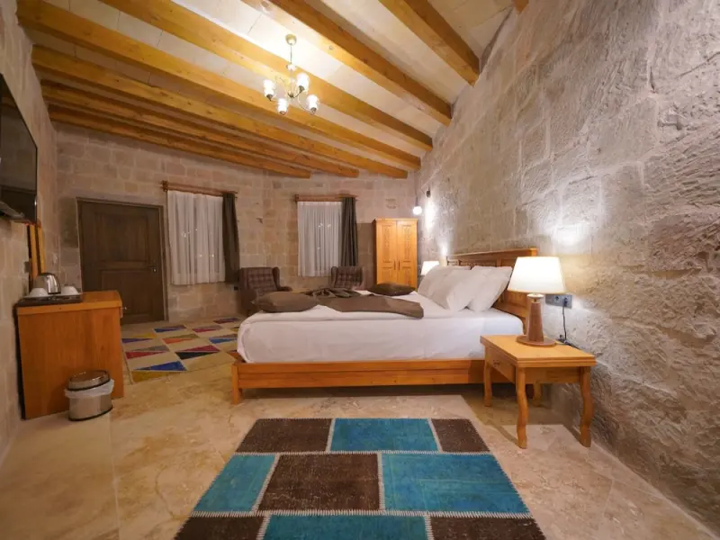Secret Hill Cave Suites 35