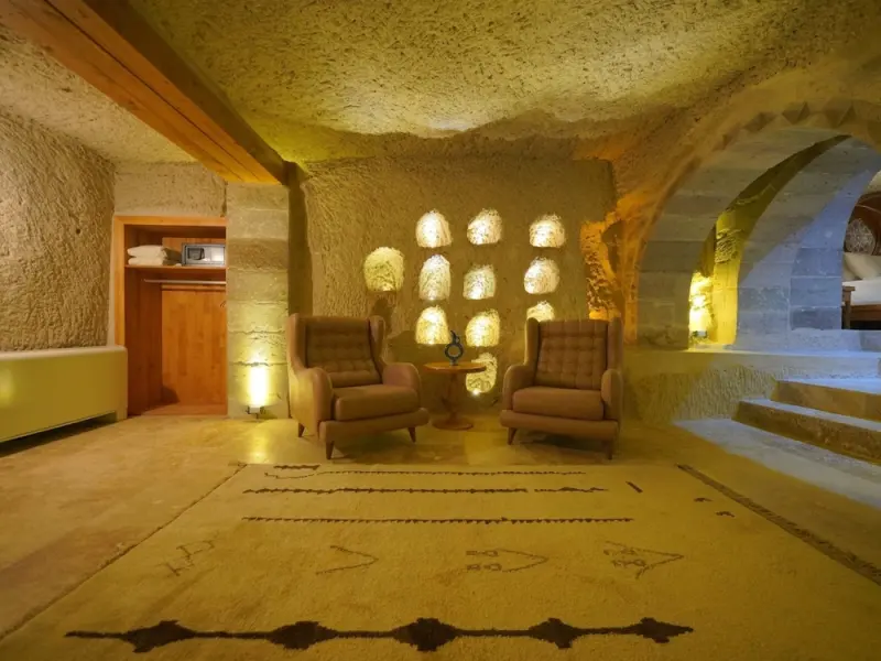 Secret Hill Cave Suites 37