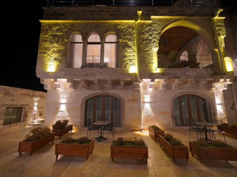 Secret Hill Cave Suites 38