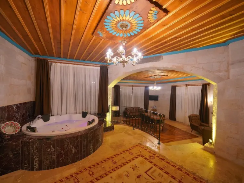 Secret Hill Cave Suites 40