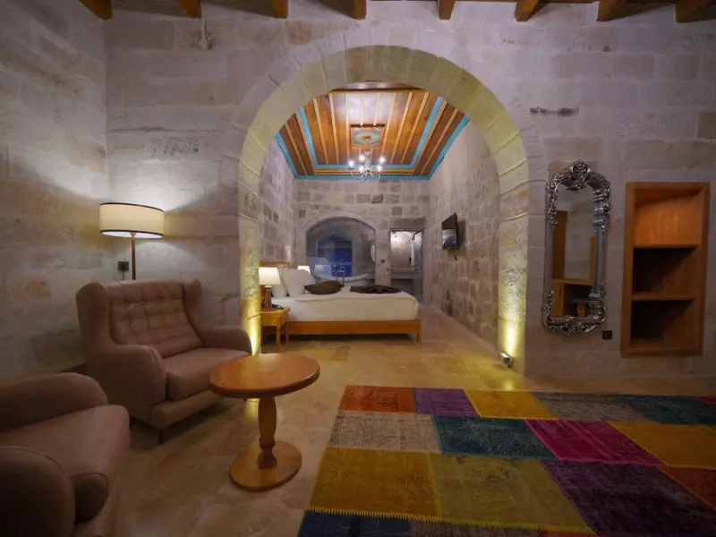 Secret Hill Cave Suites 5