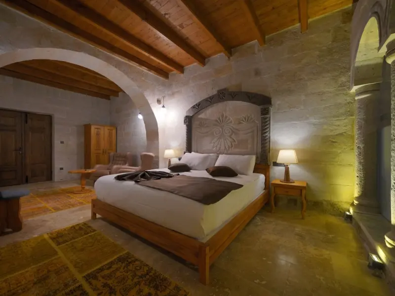 Secret Hill Cave Suites 6
