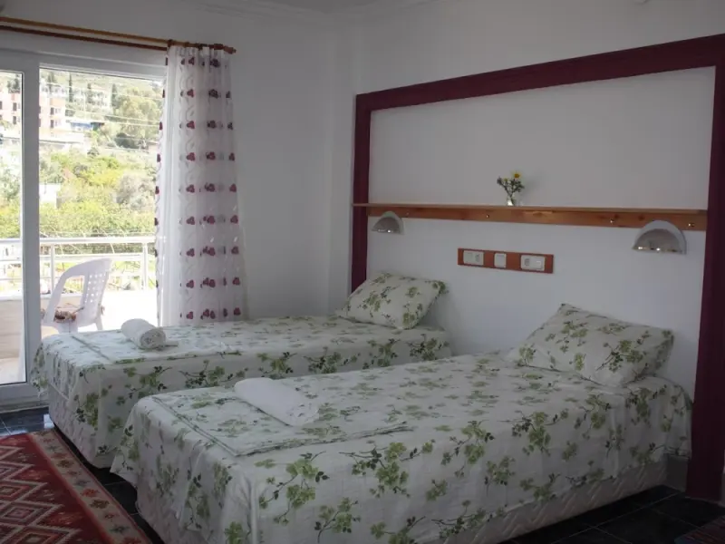Rose Hotel 17