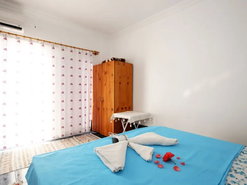 Rose Hotel 21