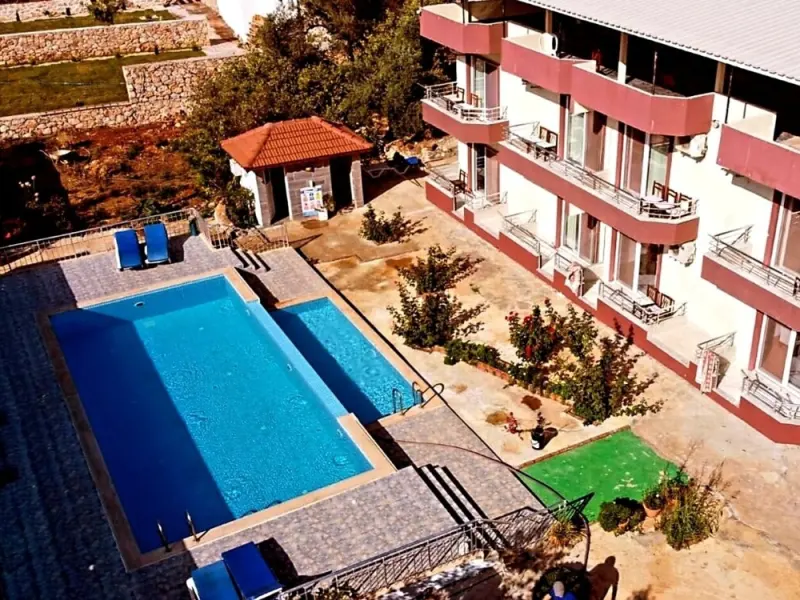 Rose Hotel 5