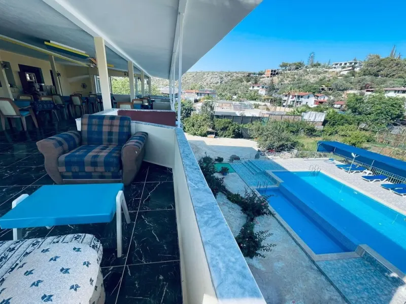 Rose Hotel 6
