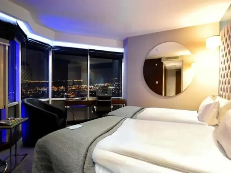 Ramada Encore By Wyndham İzmir 4