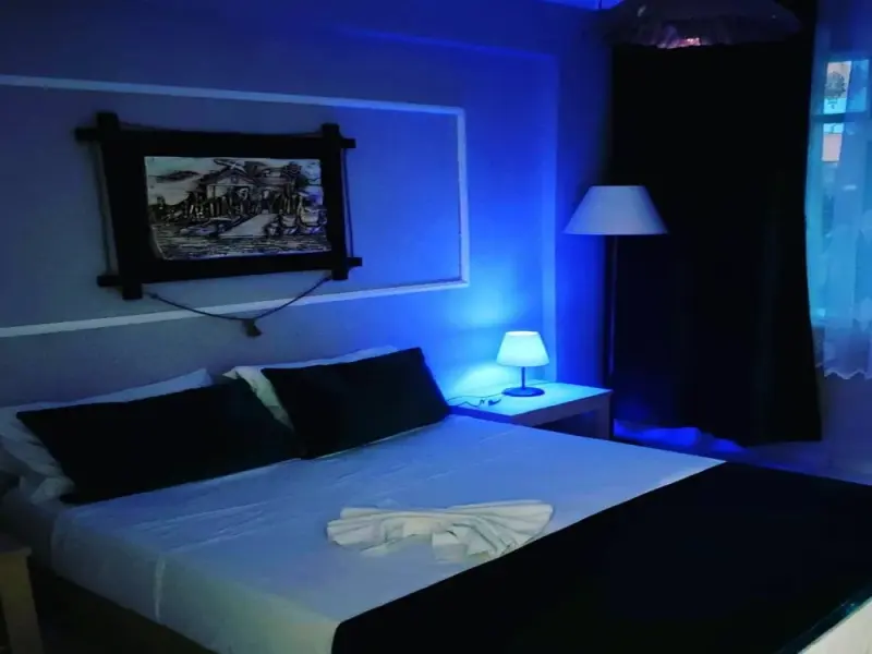 Side Spring Hotel 18