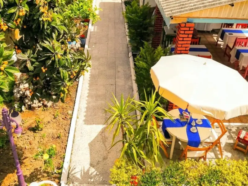 Side Spring Hotel 22