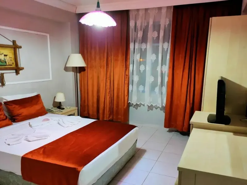 Side Spring Hotel 38
