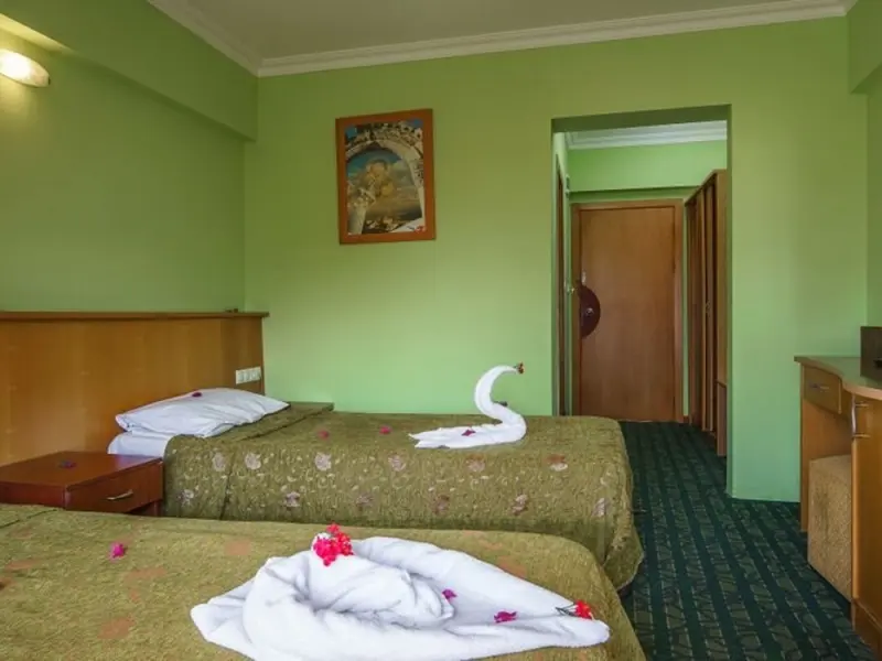 Larissa Inn Hotel 19