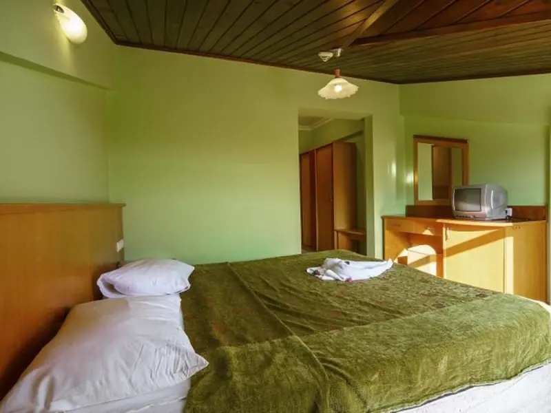Larissa Inn Hotel 20