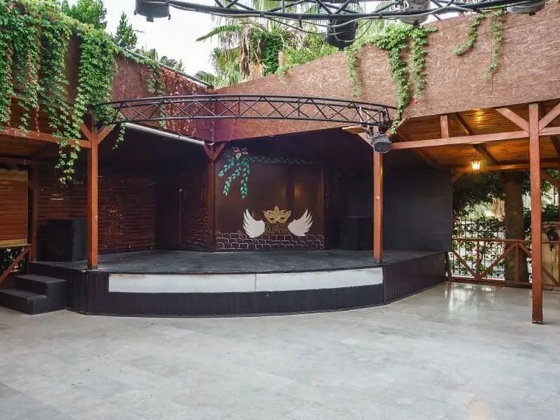 Larissa Inn Hotel 4