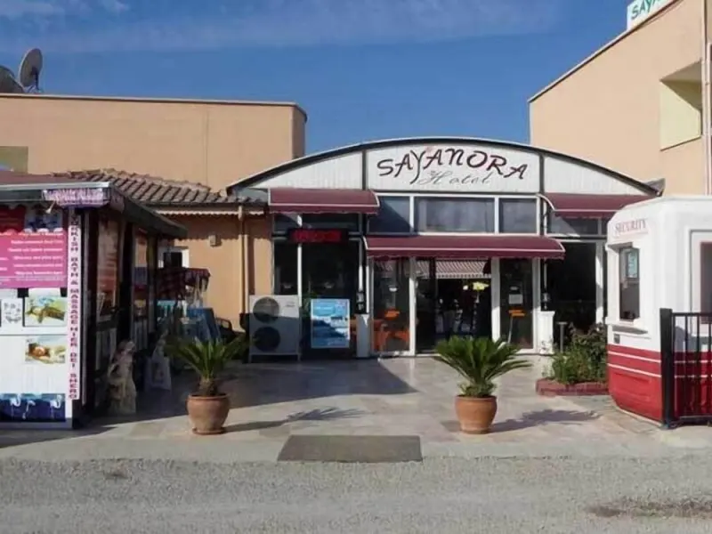Sayanora Hotel 15