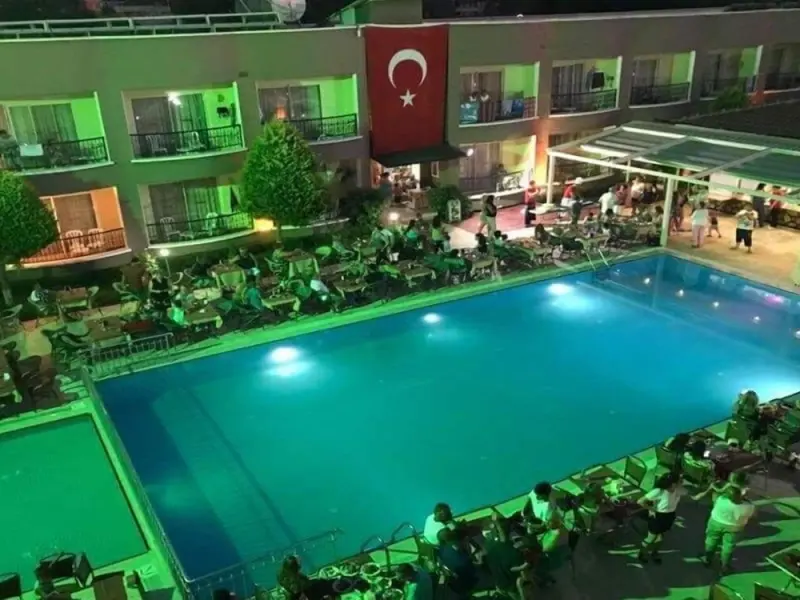Sayanora Hotel 2