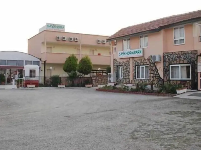 Sayanora Hotel 9