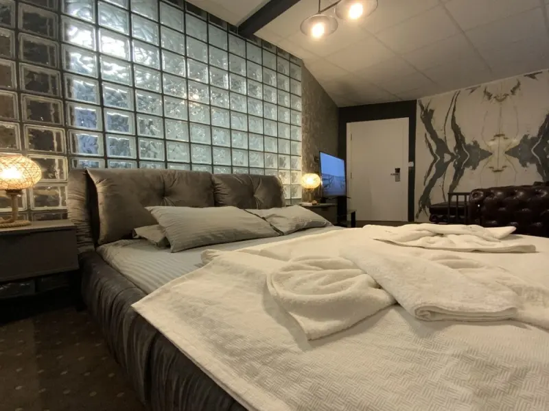 Eva Otel 13