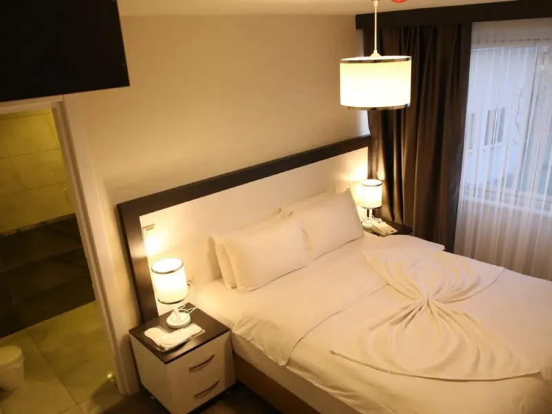 Eva Otel 2