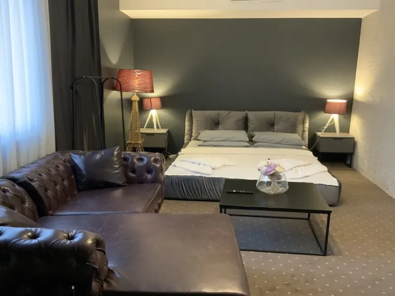 Eva Otel 29