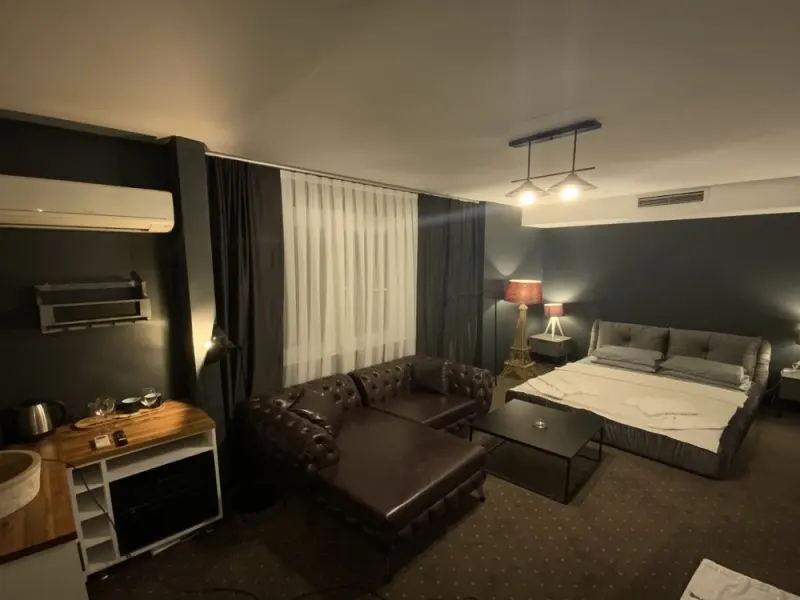 Eva Otel 35